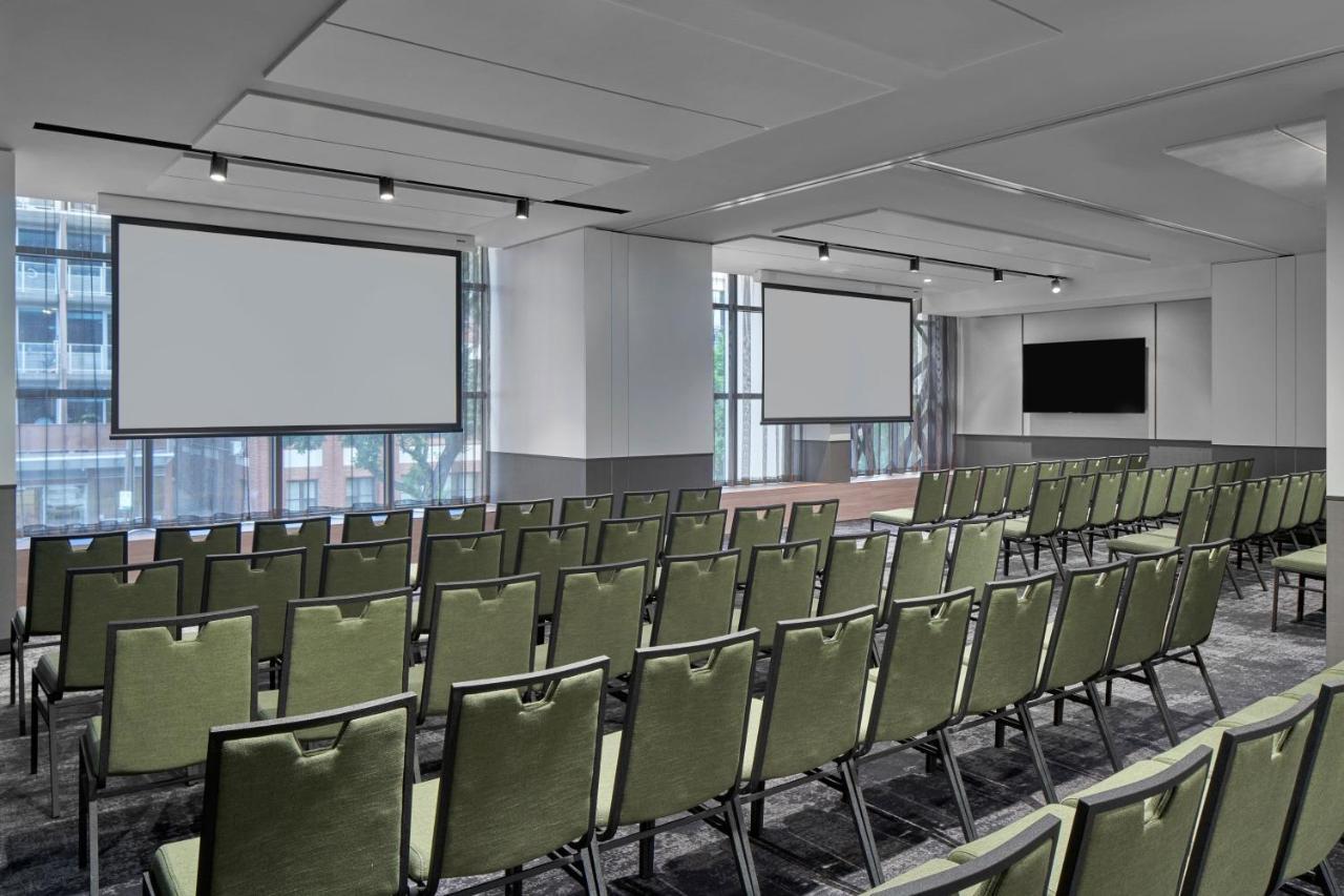 Courtyard By Marriott Melbourne Flagstaff Gardens Hotel Exterior photo